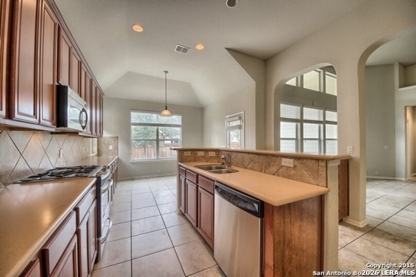 4319 Albert Martin San Antonio TX 78253