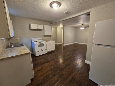 1718 Commercial San Antonio TX 78221