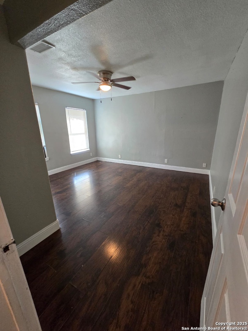 1718 Commercial San Antonio TX 78221
