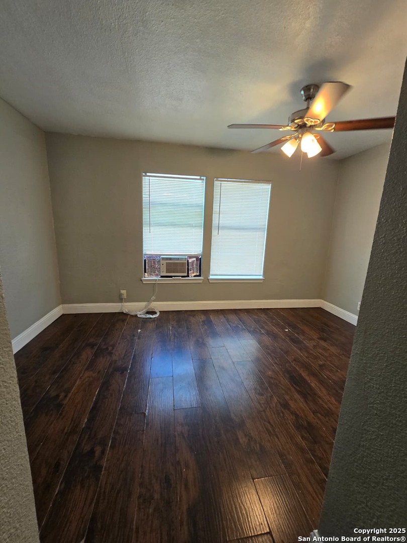 1718 Commercial San Antonio TX 78221