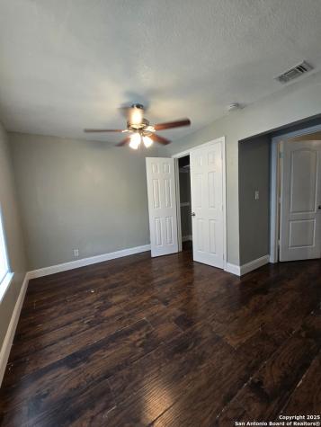 1718 Commercial San Antonio TX 78221