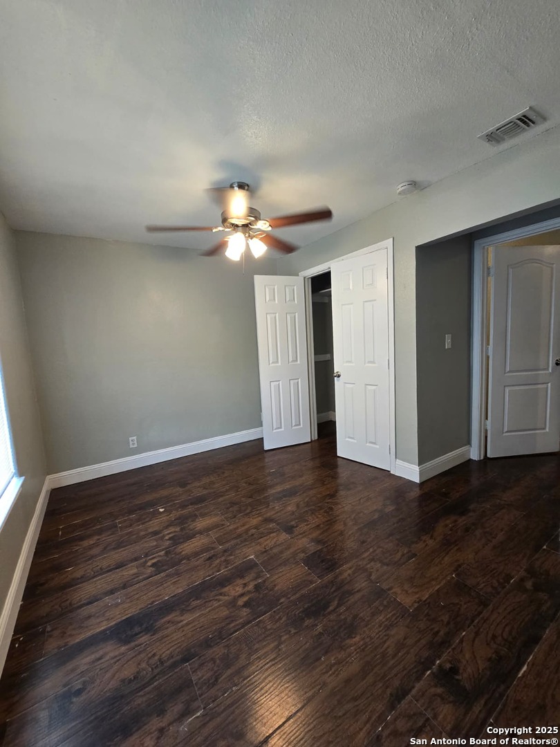 1718 Commercial San Antonio TX 78221