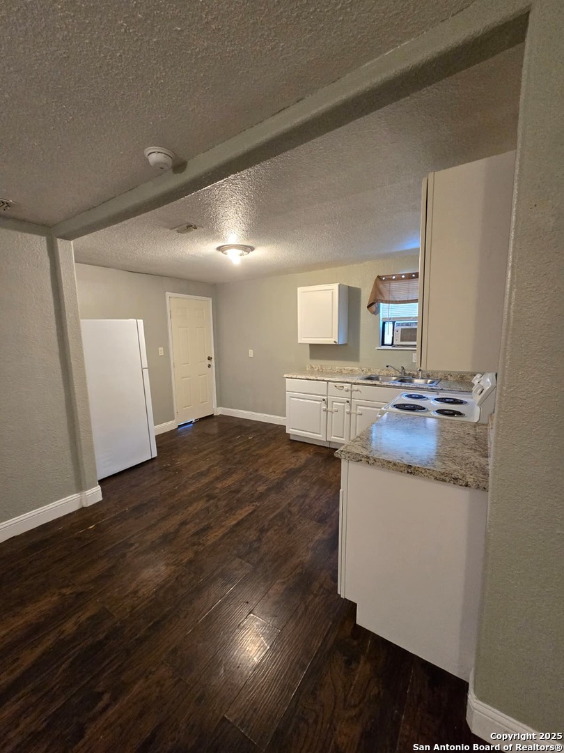 1718 Commercial San Antonio TX 78221