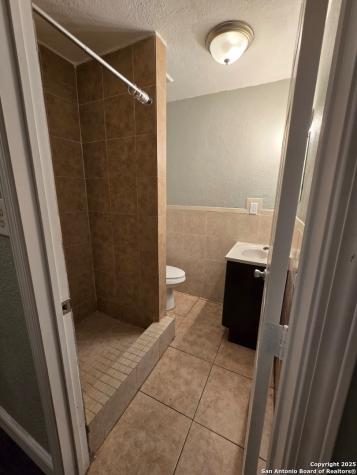1718 Commercial San Antonio TX 78221