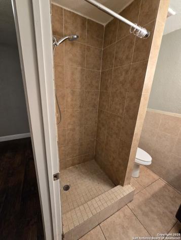1718 Commercial San Antonio TX 78221