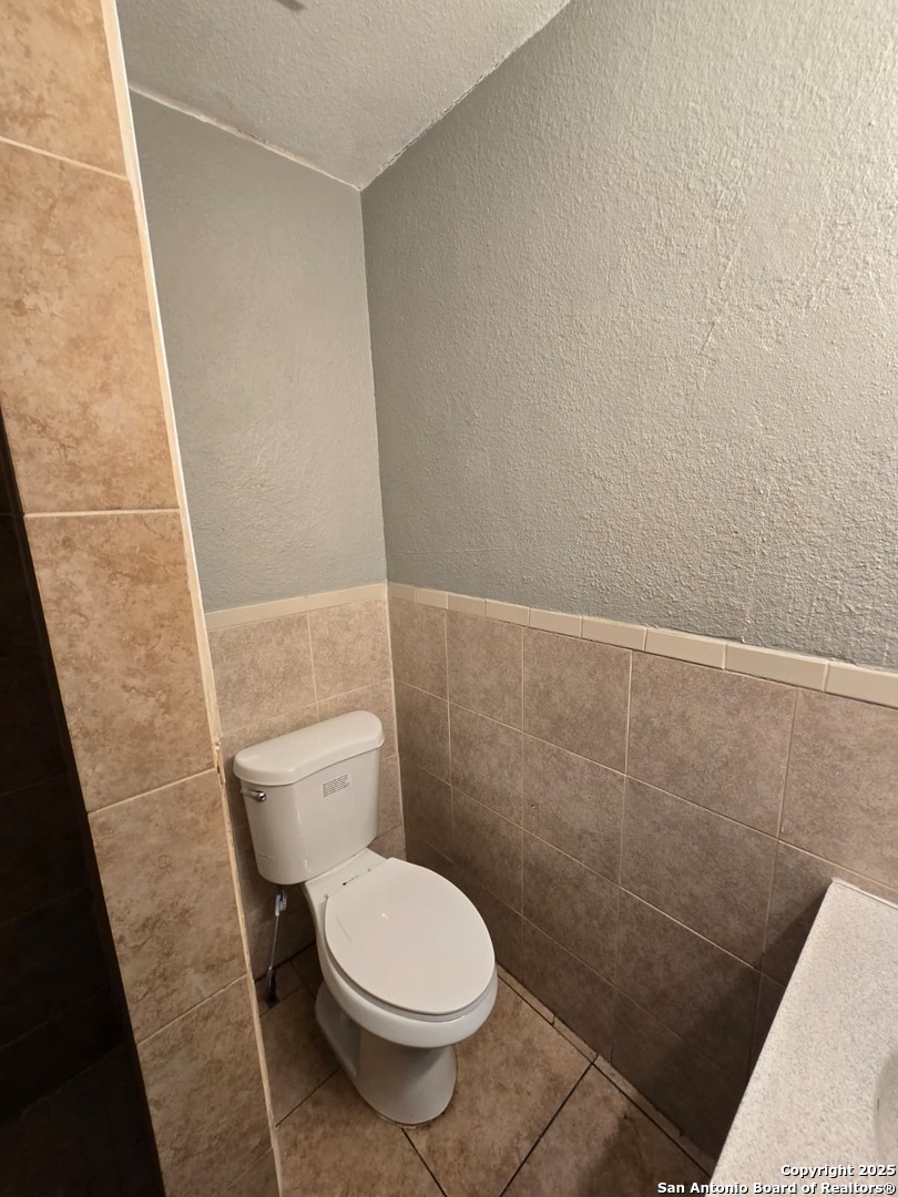 1718 Commercial San Antonio TX 78221