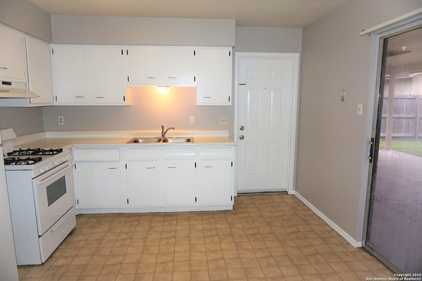 202 Brenda Drive Converse TX 78109