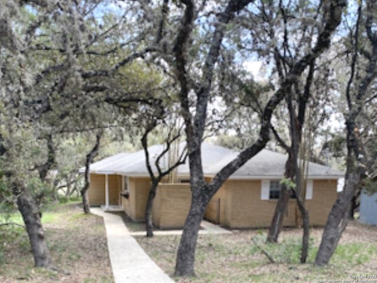 1251 Pebble Beach Road Lakehills TX 78063