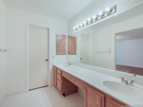 9231 Linbrooke San Antonio TX 78250