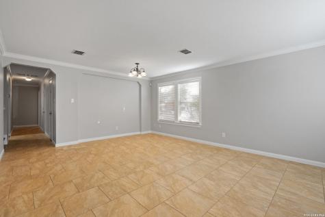 24618 Magnolia Falls San Antonio TX 78261