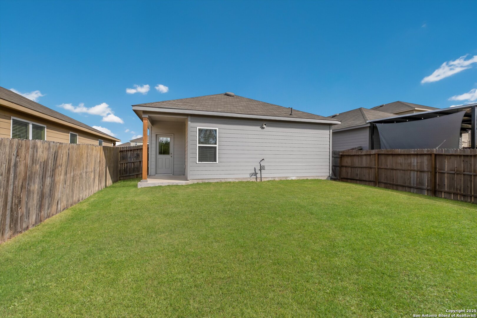 3023 Laguna Cliffs Converse TX 78109