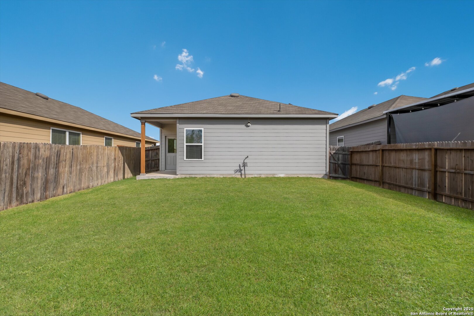 3023 Laguna Cliffs Converse TX 78109