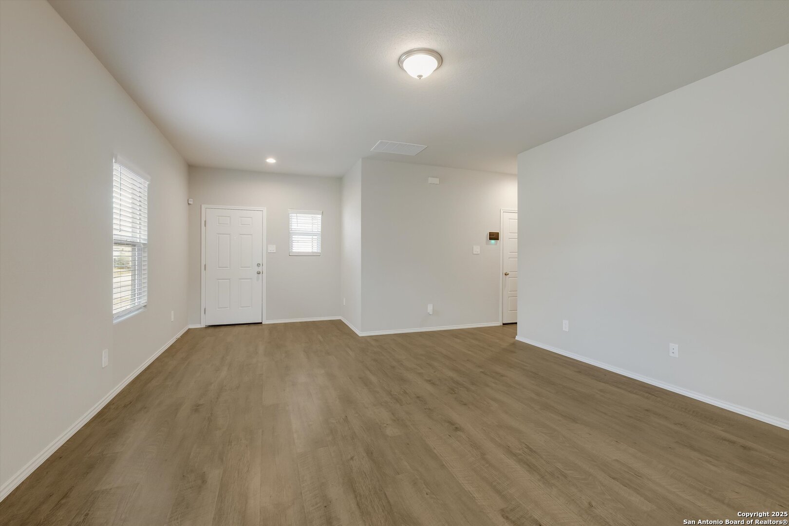 3023 Laguna Cliffs Converse TX 78109