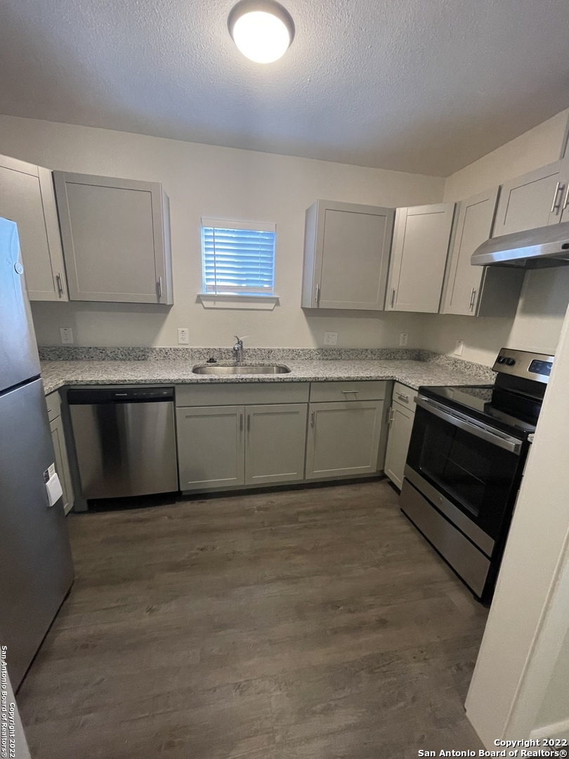 1815 Santa Barbara San Antonio TX 78201