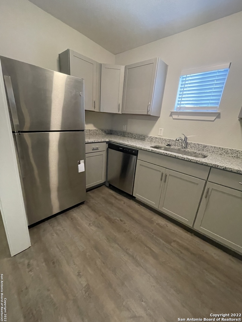 1815 Santa Barbara San Antonio TX 78201