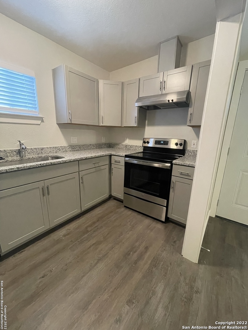 1815 Santa Barbara San Antonio TX 78201