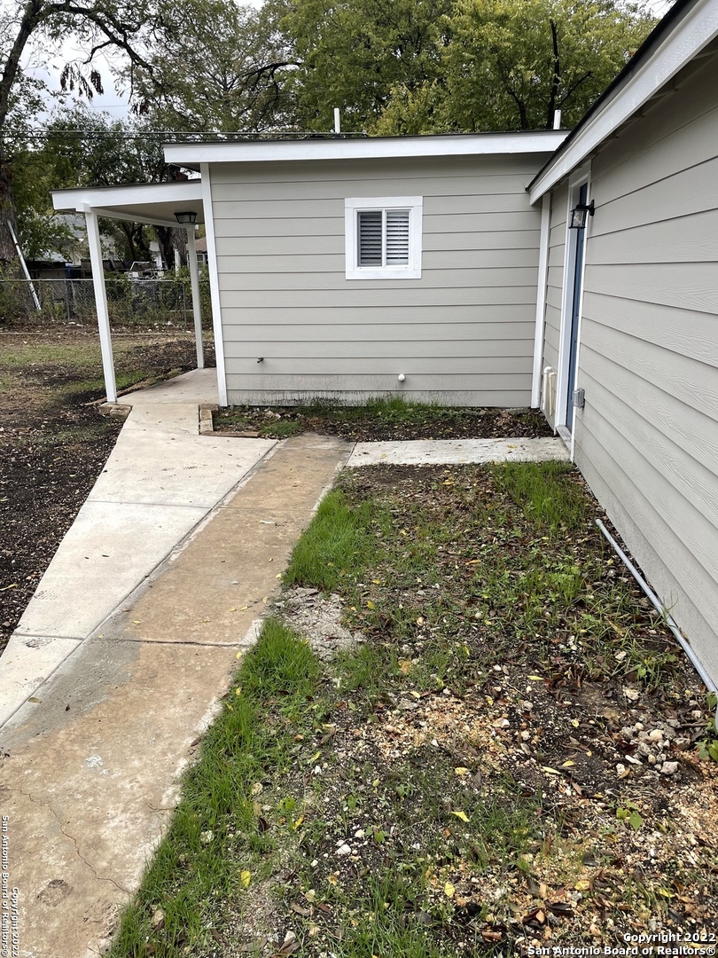 1815 Santa Barbara San Antonio TX 78201