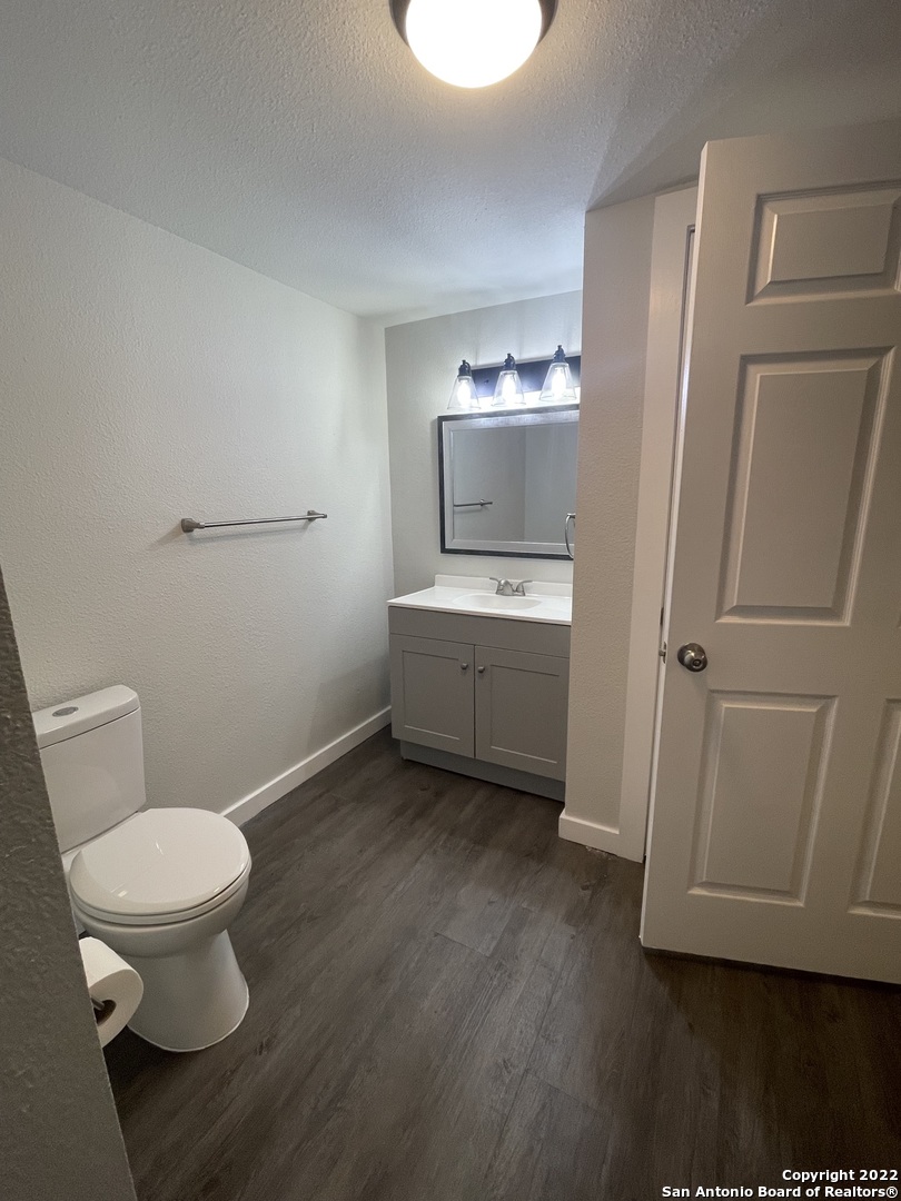 1815 Santa Barbara San Antonio TX 78201