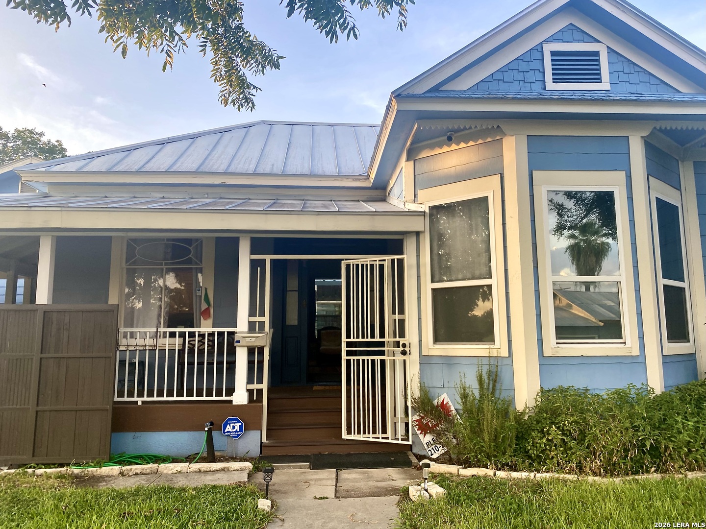 609 W Agarita Avenue San Antonio TX 78212
