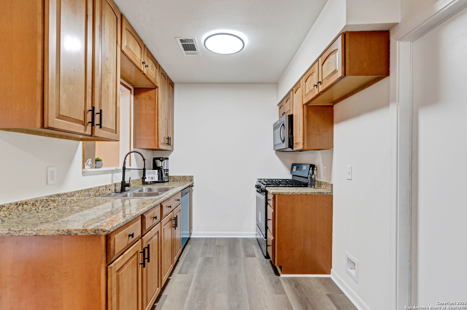 4303 Sunshadow San Antonio TX 78217