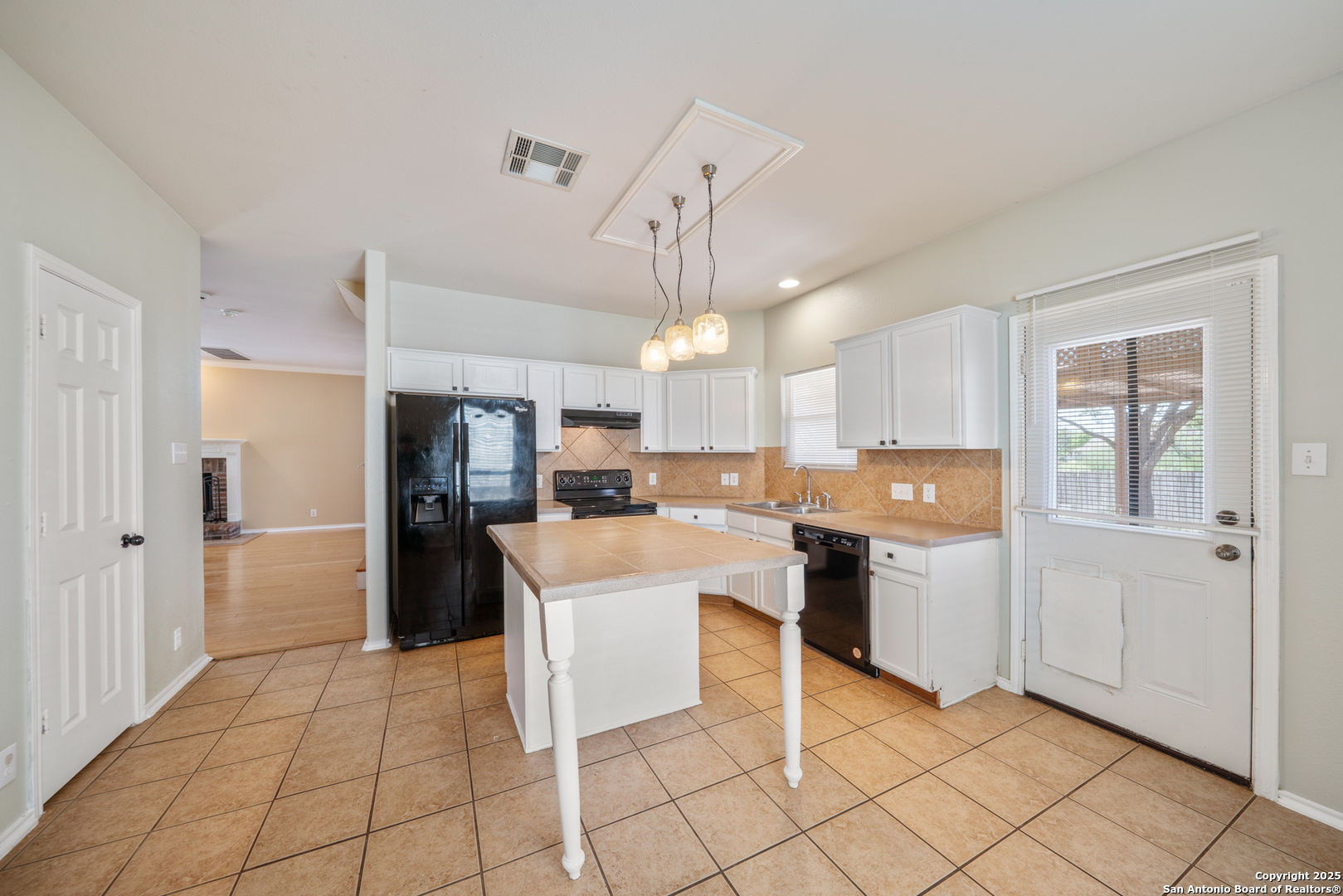 124 Rustic Trail Cibolo TX 78108
