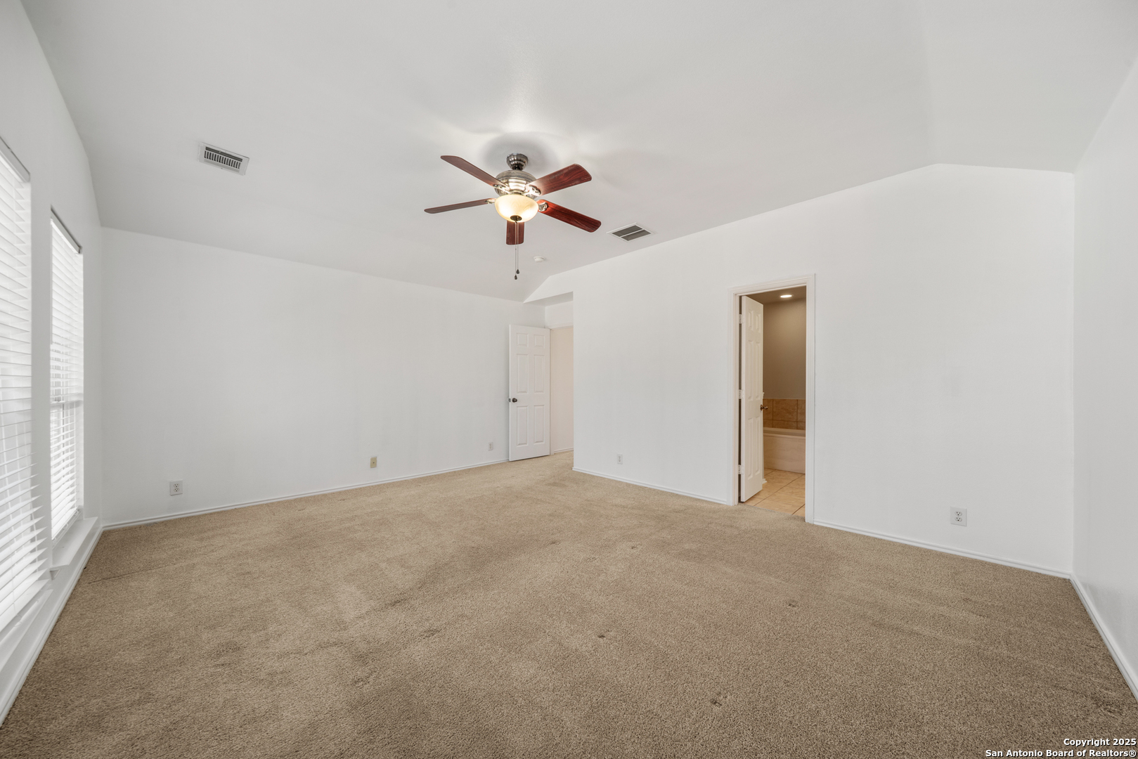 124 Rustic Trail Cibolo TX 78108