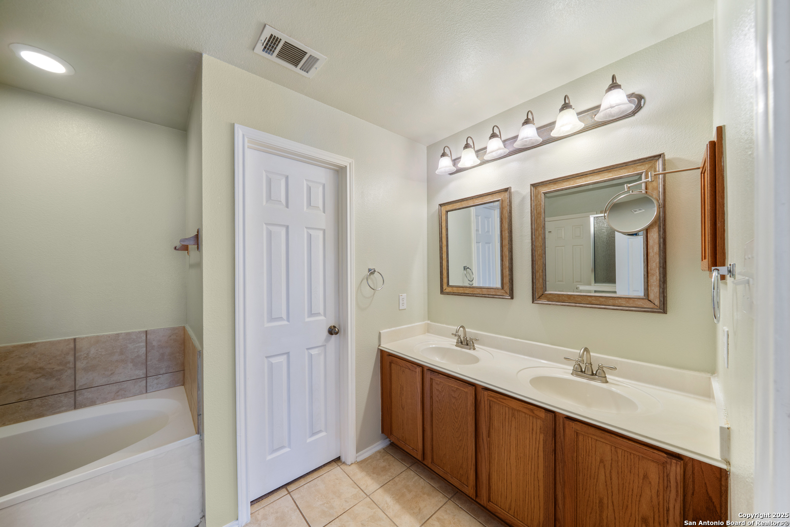 124 Rustic Trail Cibolo TX 78108