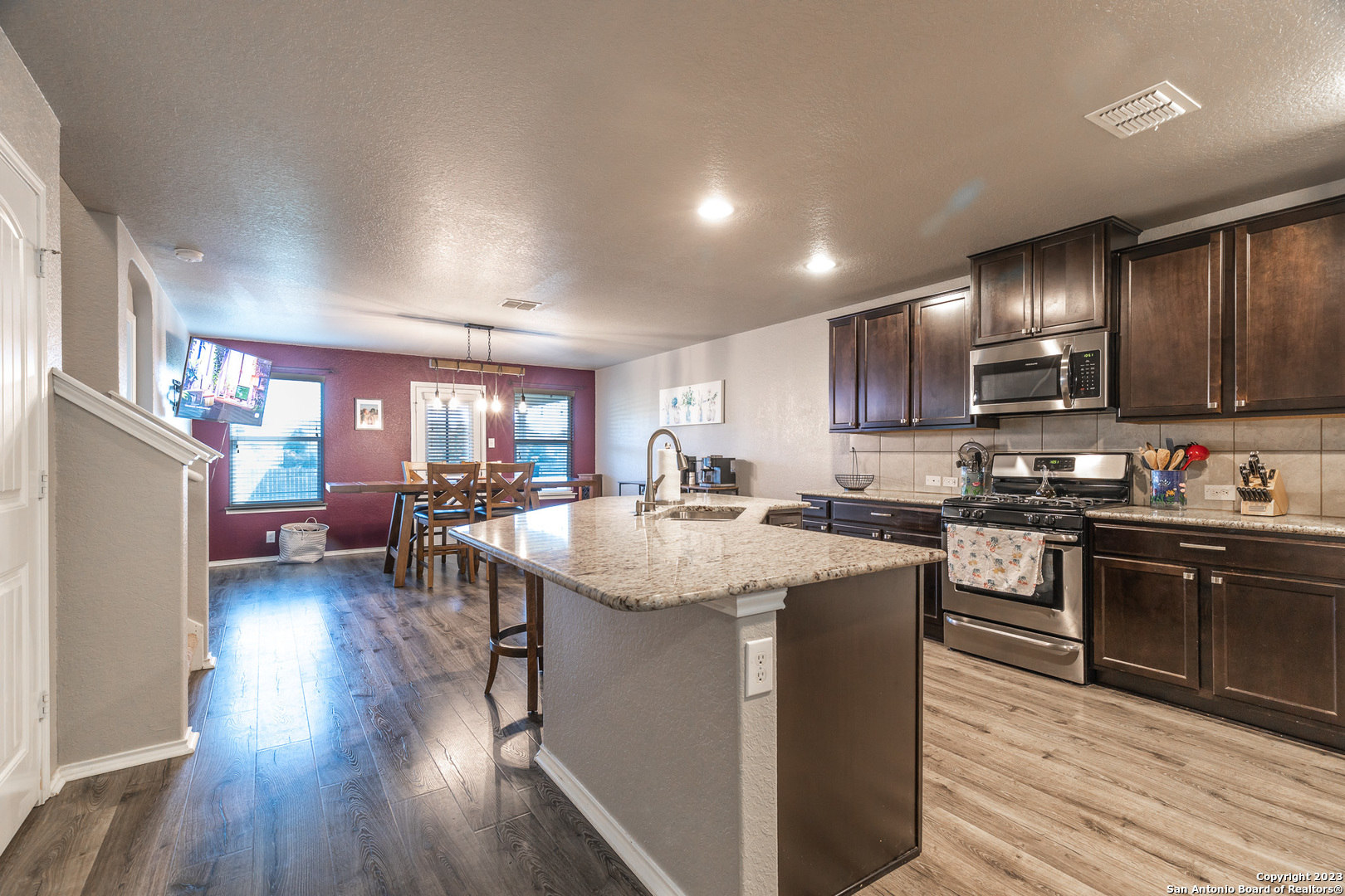2714 Lake Horizon San Antonio TX 78244