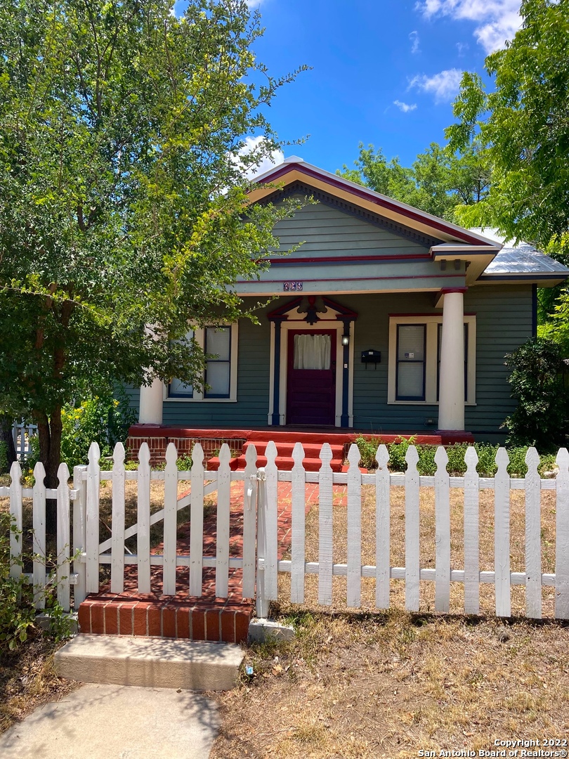 639 W Woodlawn Avenue San Antonio TX 78212