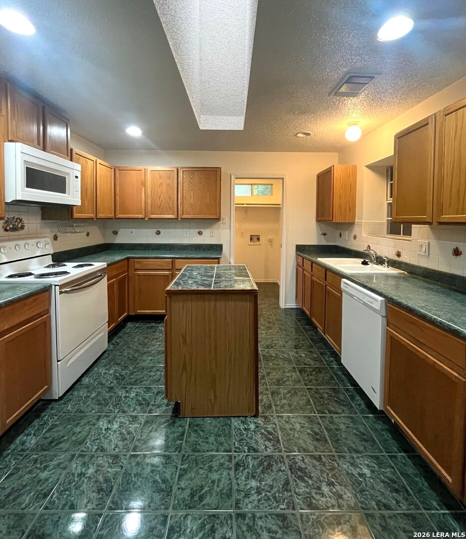 1918 Summerwood Drive San Antonio TX 78232
