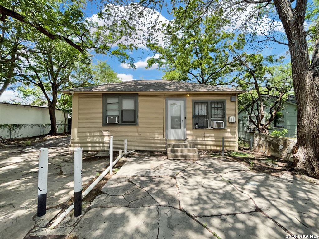 413 E Courtland Place San Antonio TX 78212