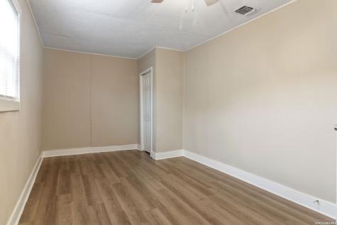 8219 Glen Lark San Antonio TX 78239
