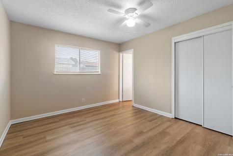 8219 Glen Lark San Antonio TX 78239