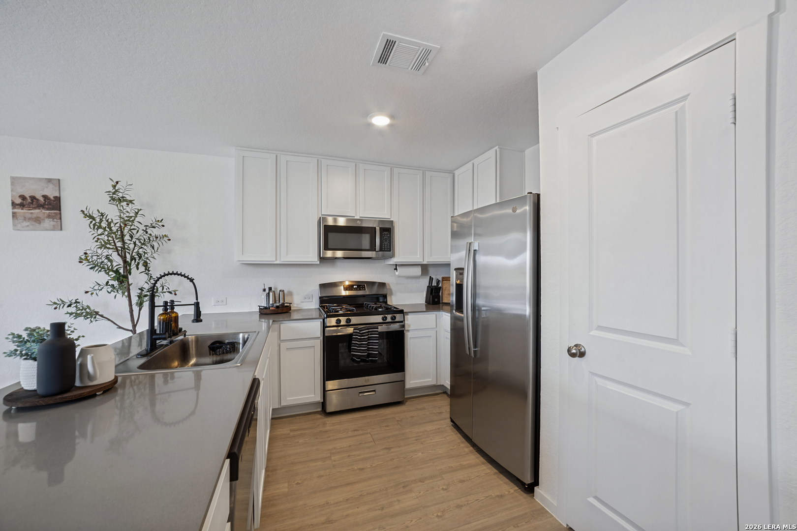 14246 Enfield Falls San Antonio TX 78245