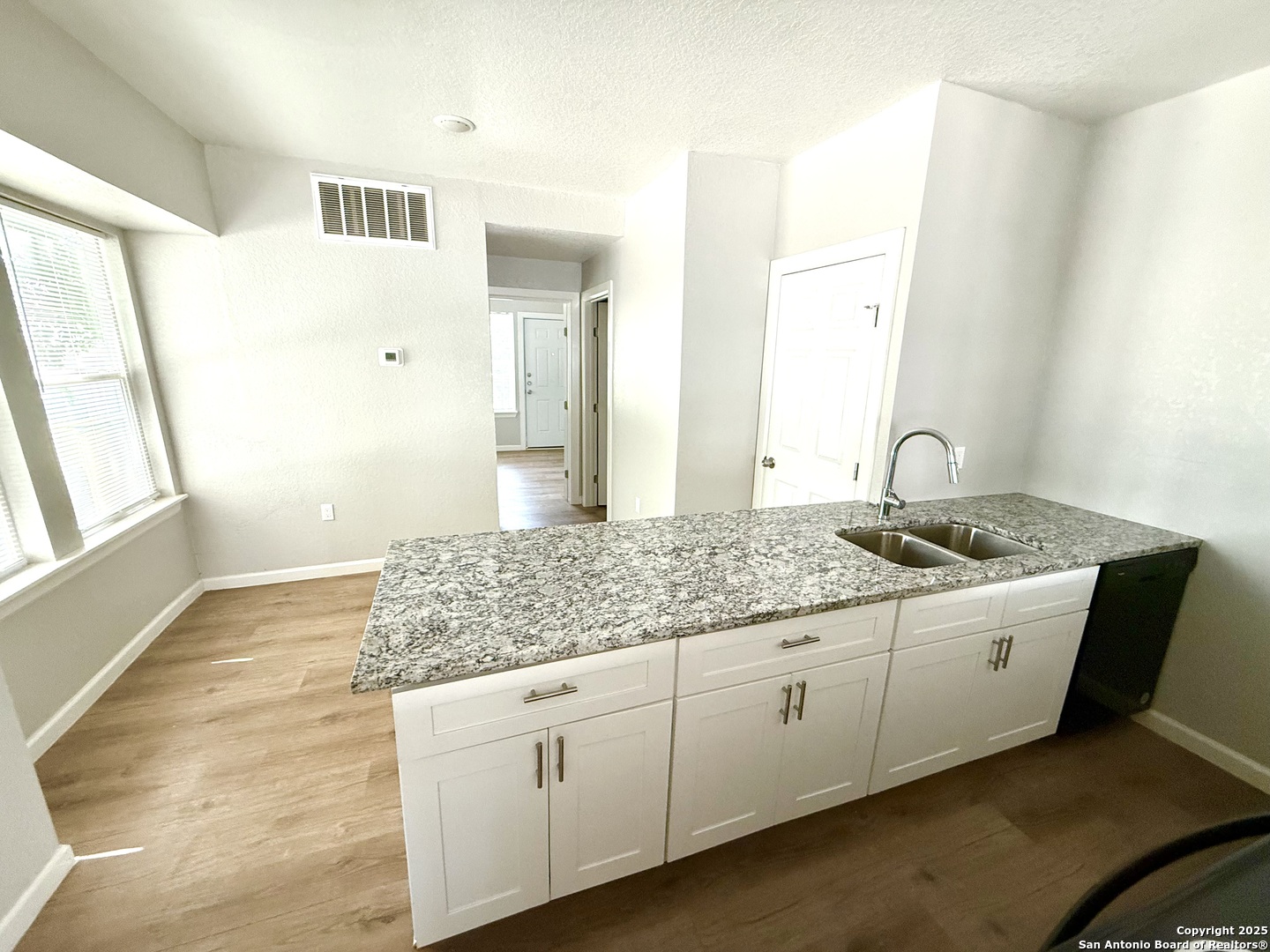2422 W Commerce San Antonio TX 78207
