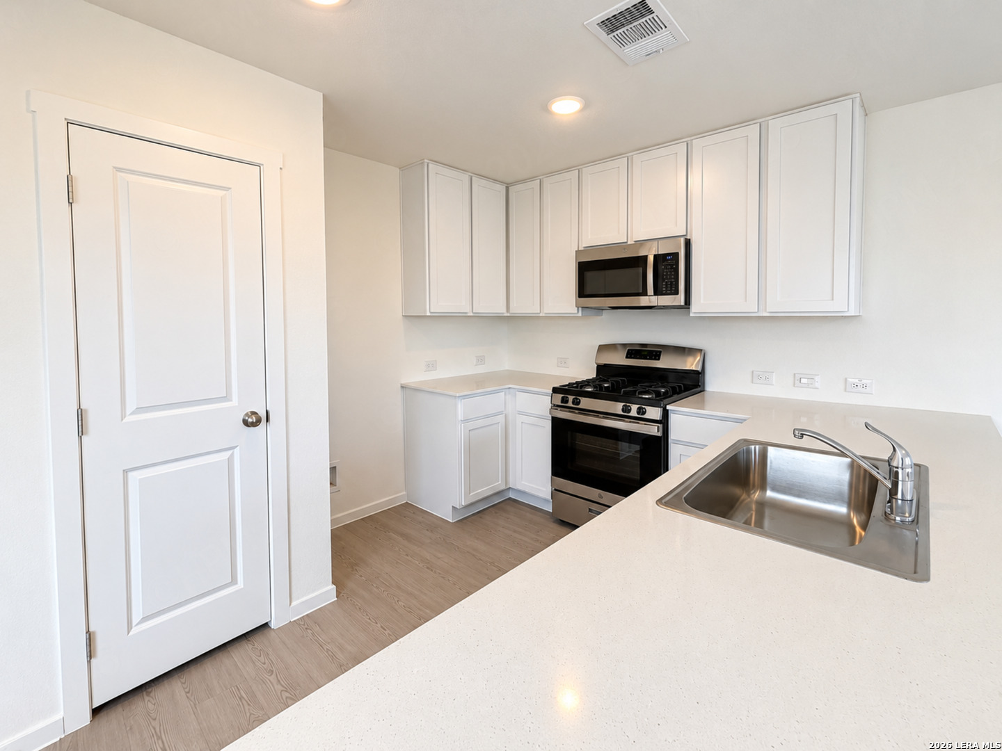 6609 Dali Bend San Antonio TX 78263