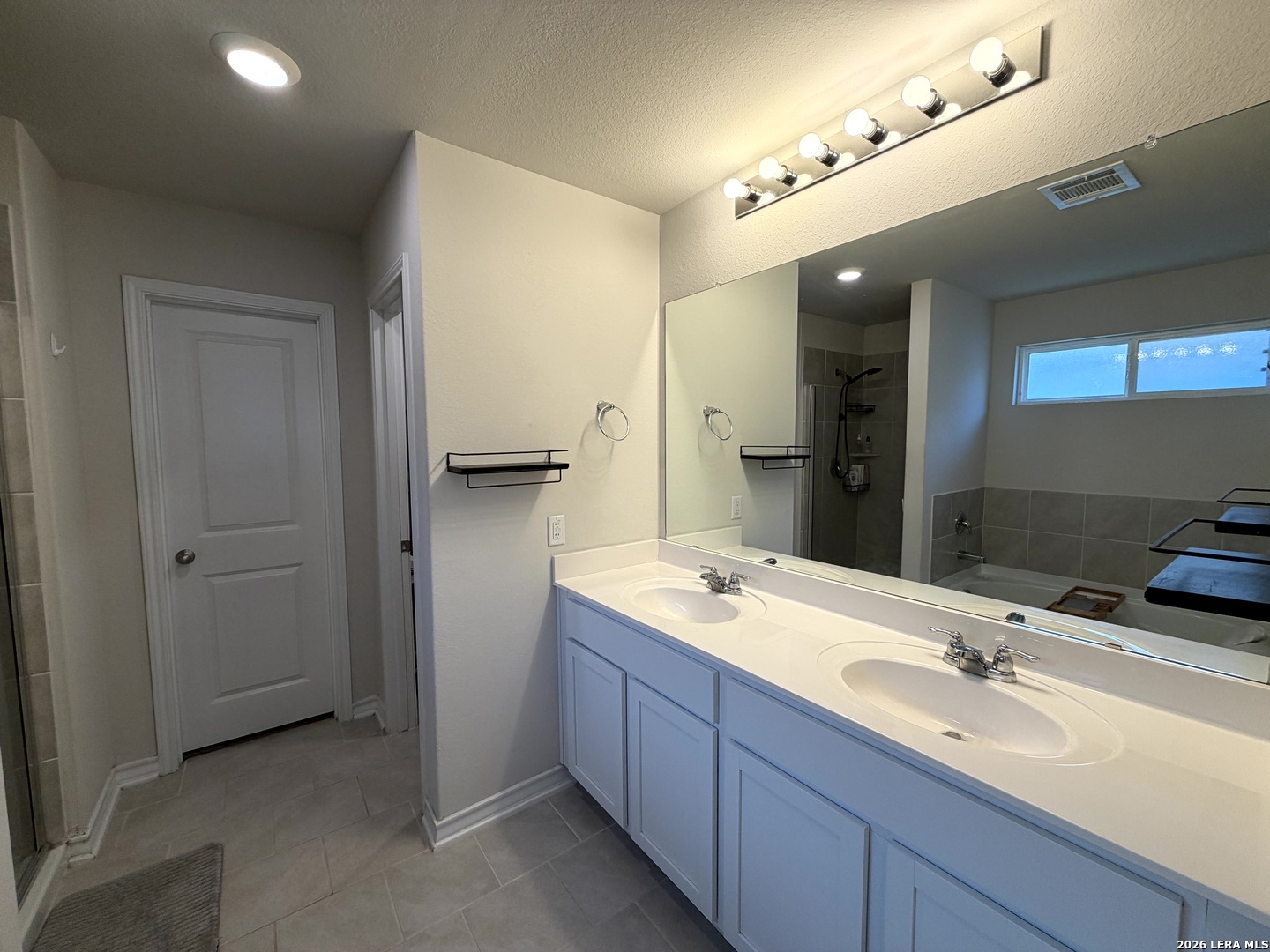 6811 Whisper Grove San Antonio TX 78252