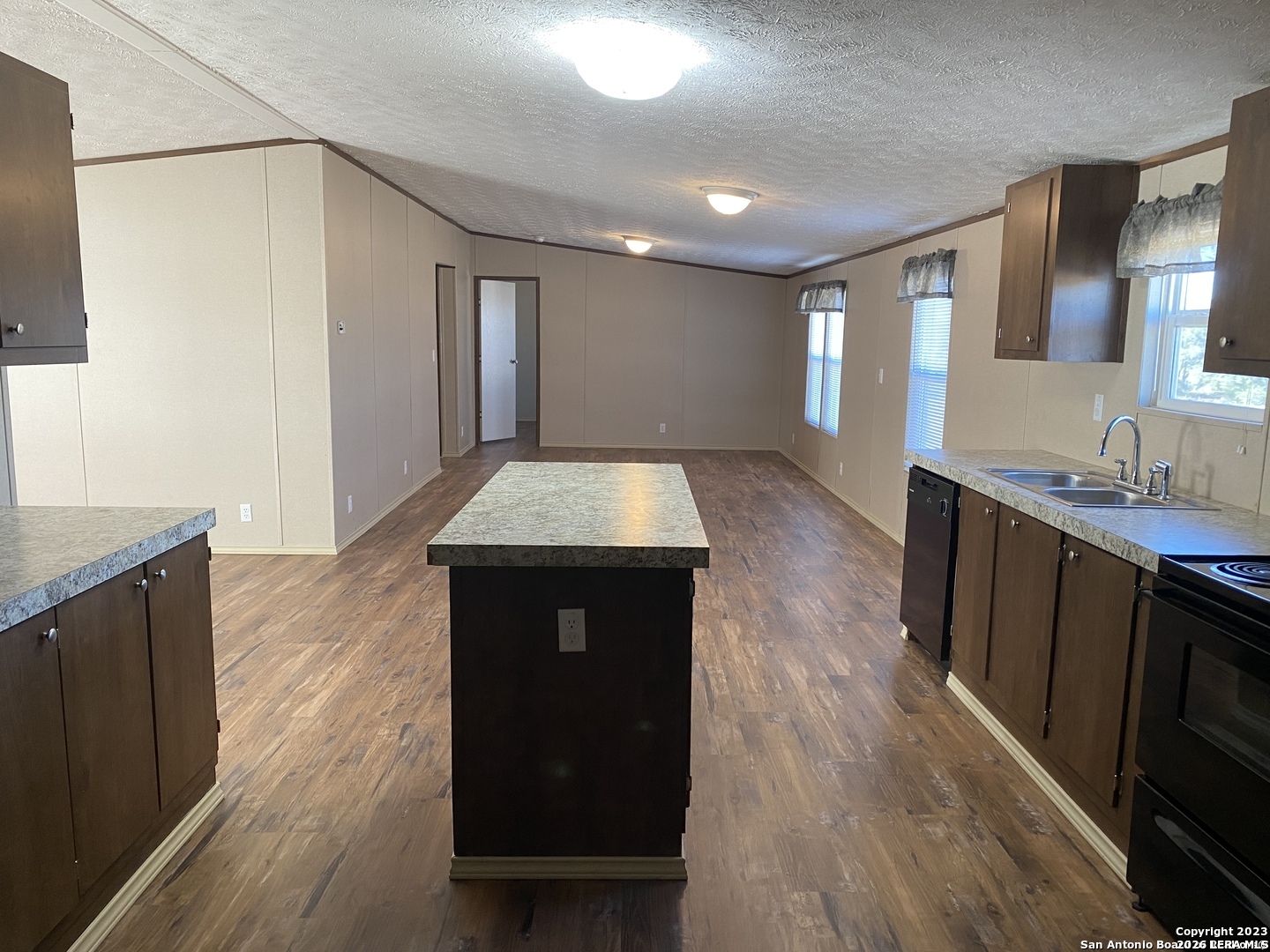 208 View La Vernia TX 78121