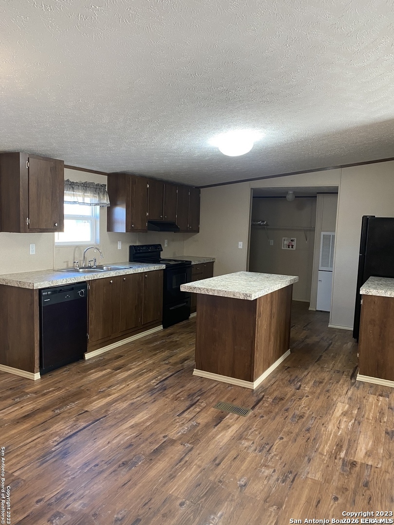 208 View La Vernia TX 78121