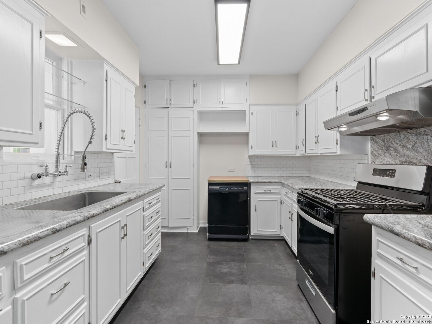 146 Terrell Alamo Heights TX 78209