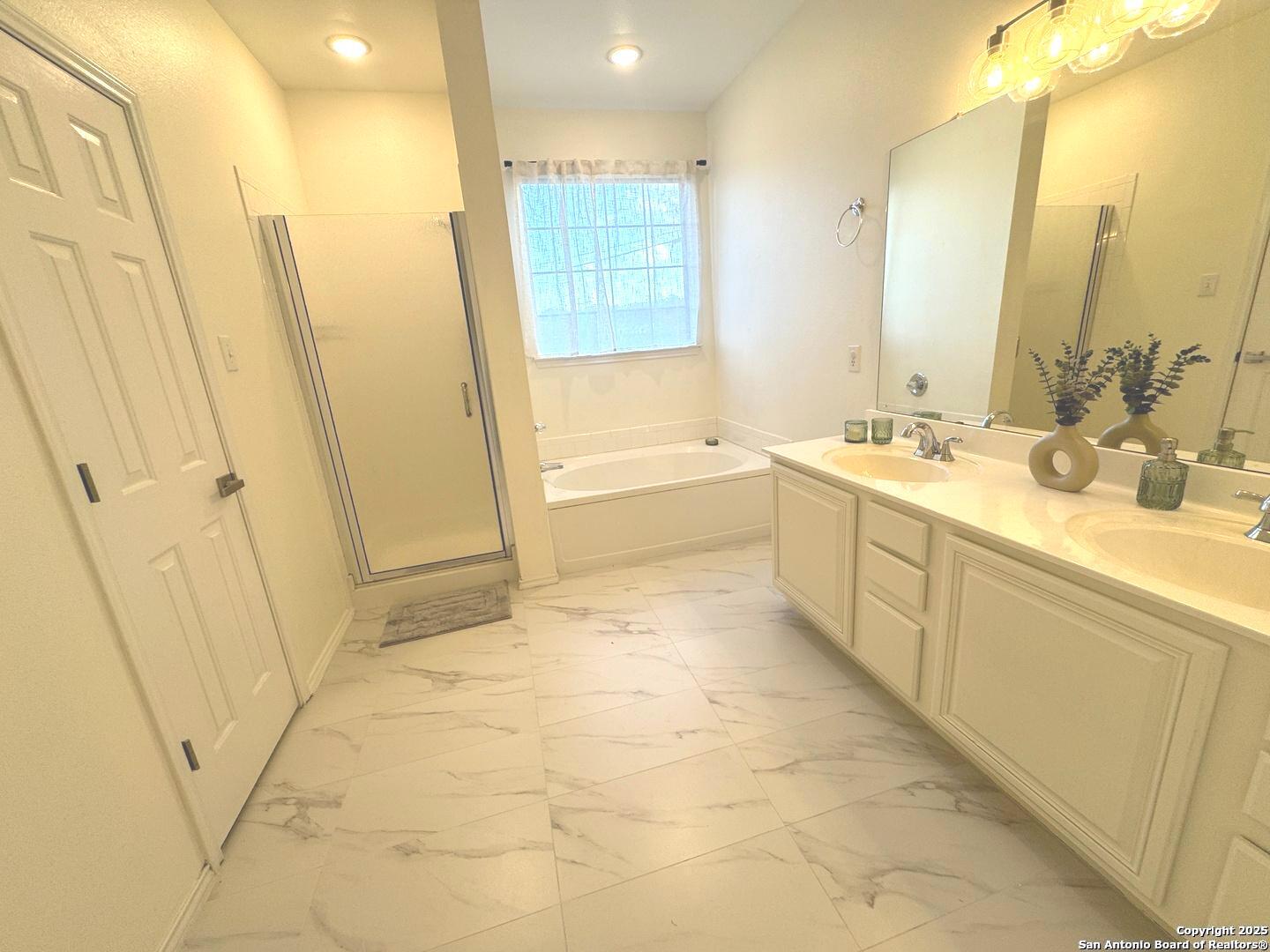 206 Mesa Loop San Antonio TX 78258