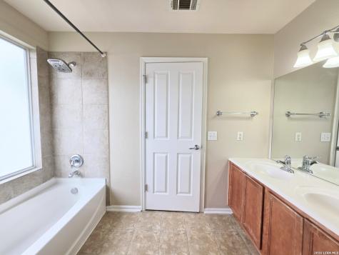 914 Tisbury Parkway San Antonio TX 78251