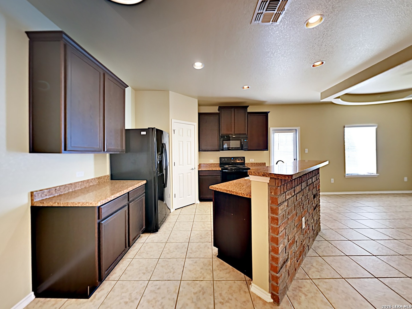 3846 Bogie Way Converse TX 78109
