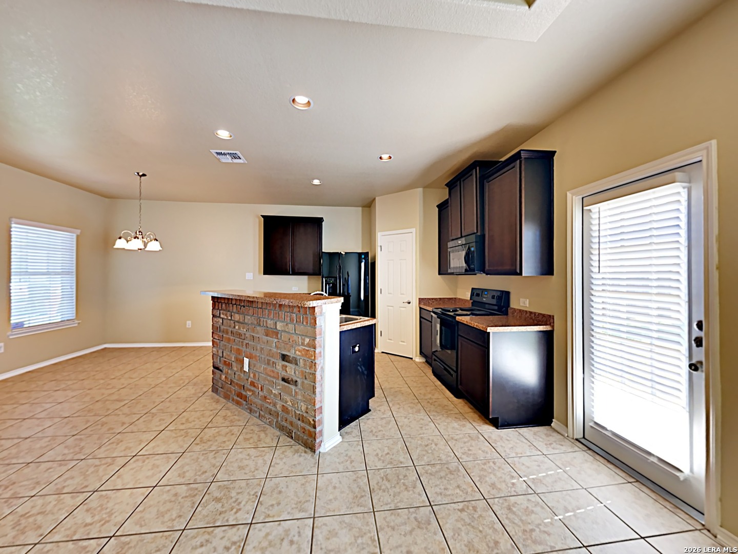 3846 Bogie Way Converse TX 78109