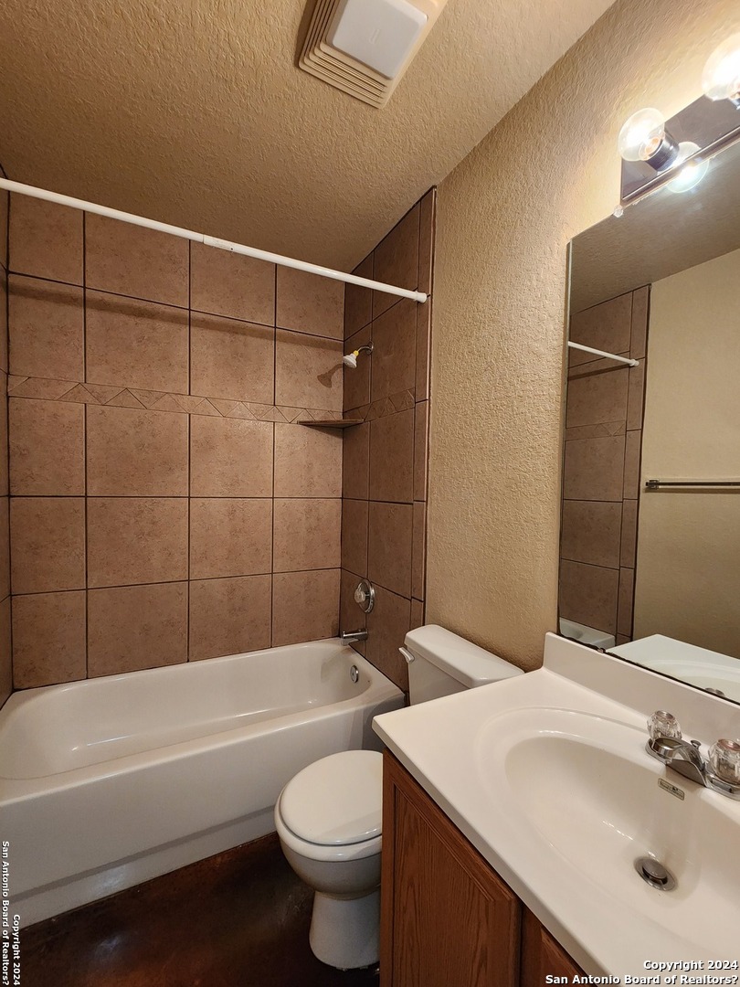 1013 Misty Acres New Braunfels TX 78130