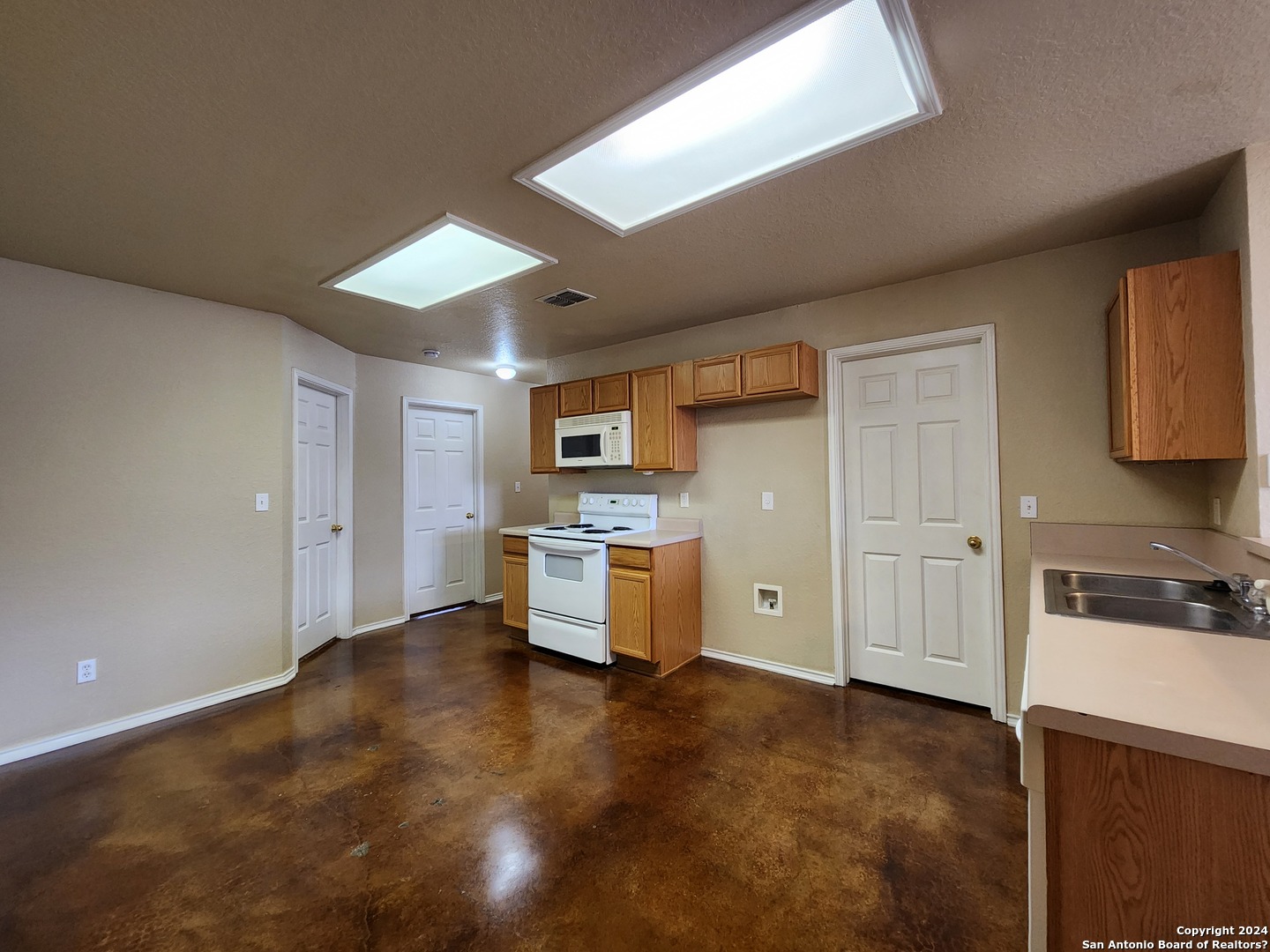 1013 Misty Acres New Braunfels TX 78130