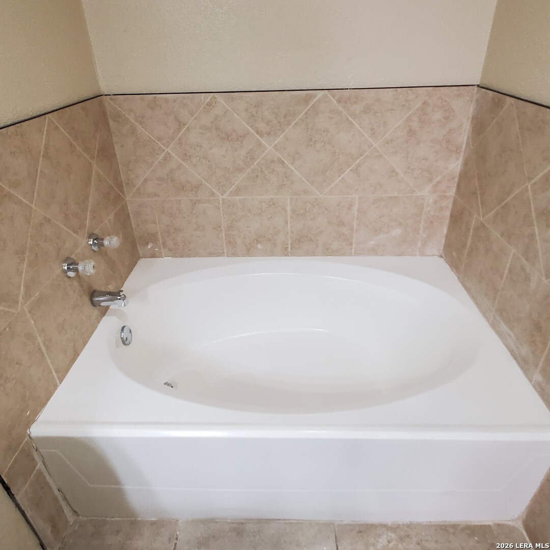 8469 Maple Ridge Drive San Antonio TX 78239