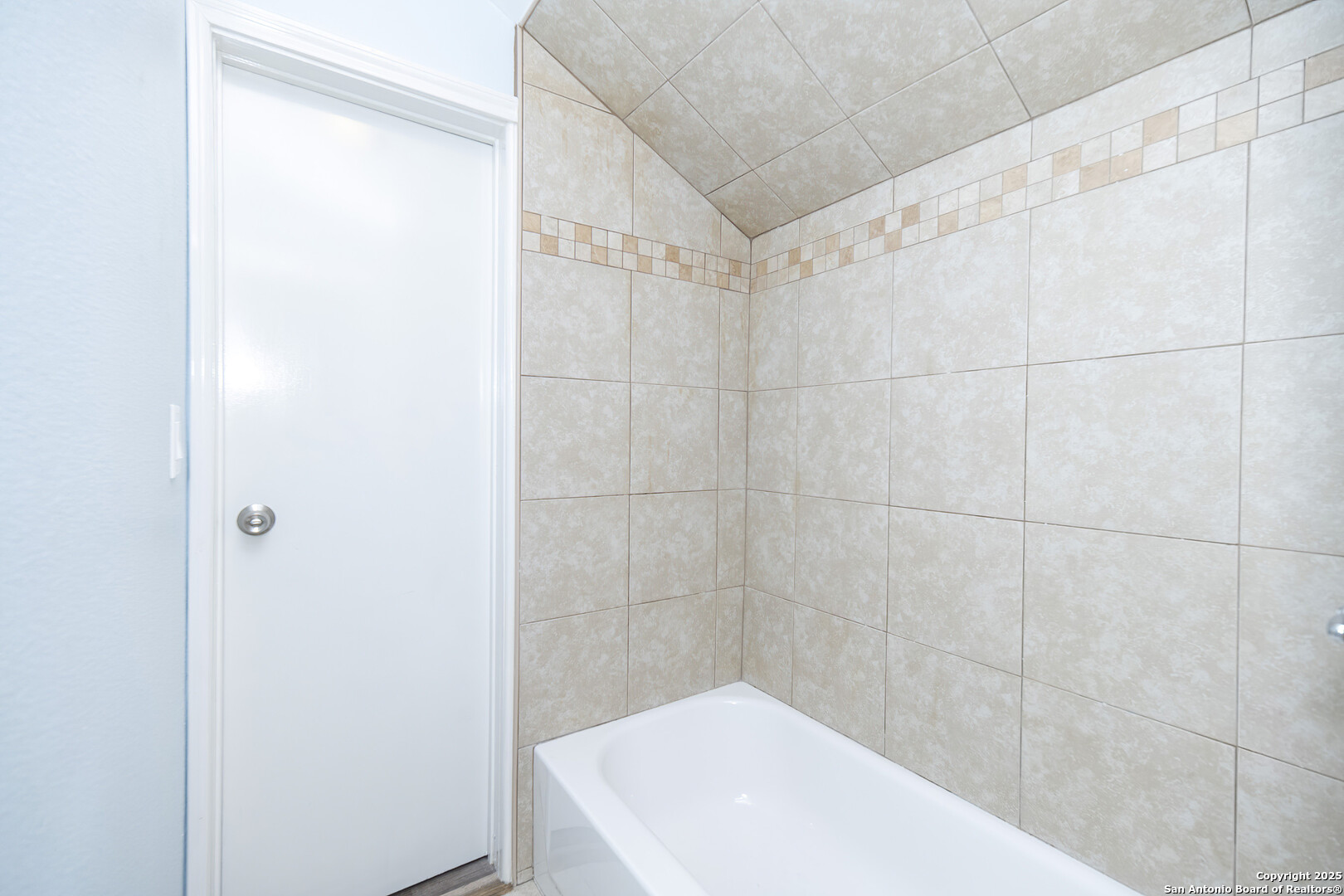 8419 Echo Creek San Antonio TX 78240