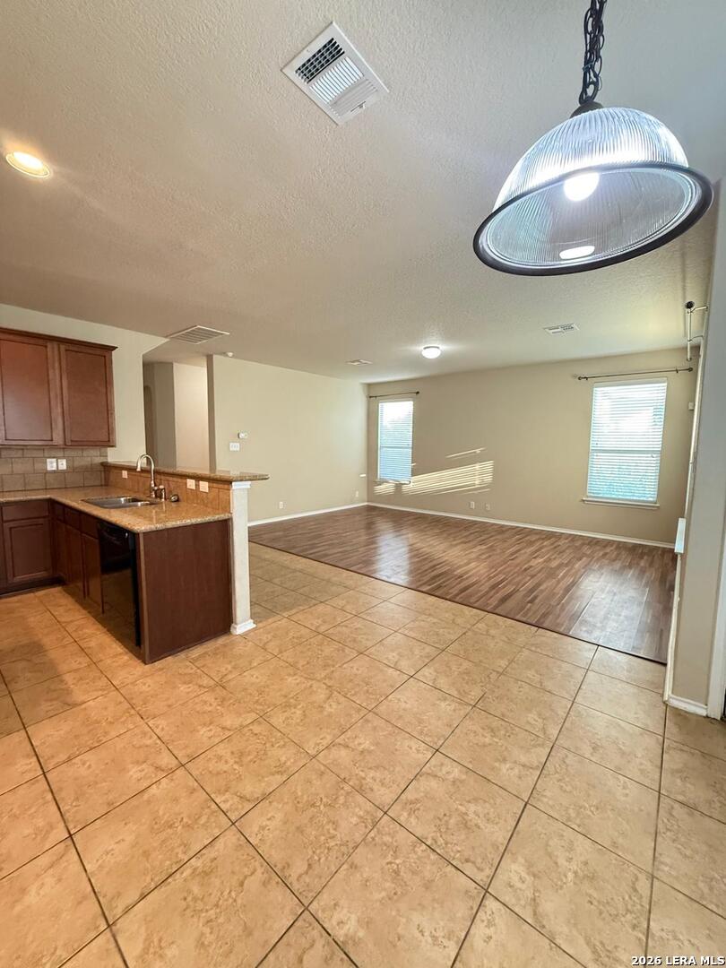 1015 Iris Path San Antonio TX 78245