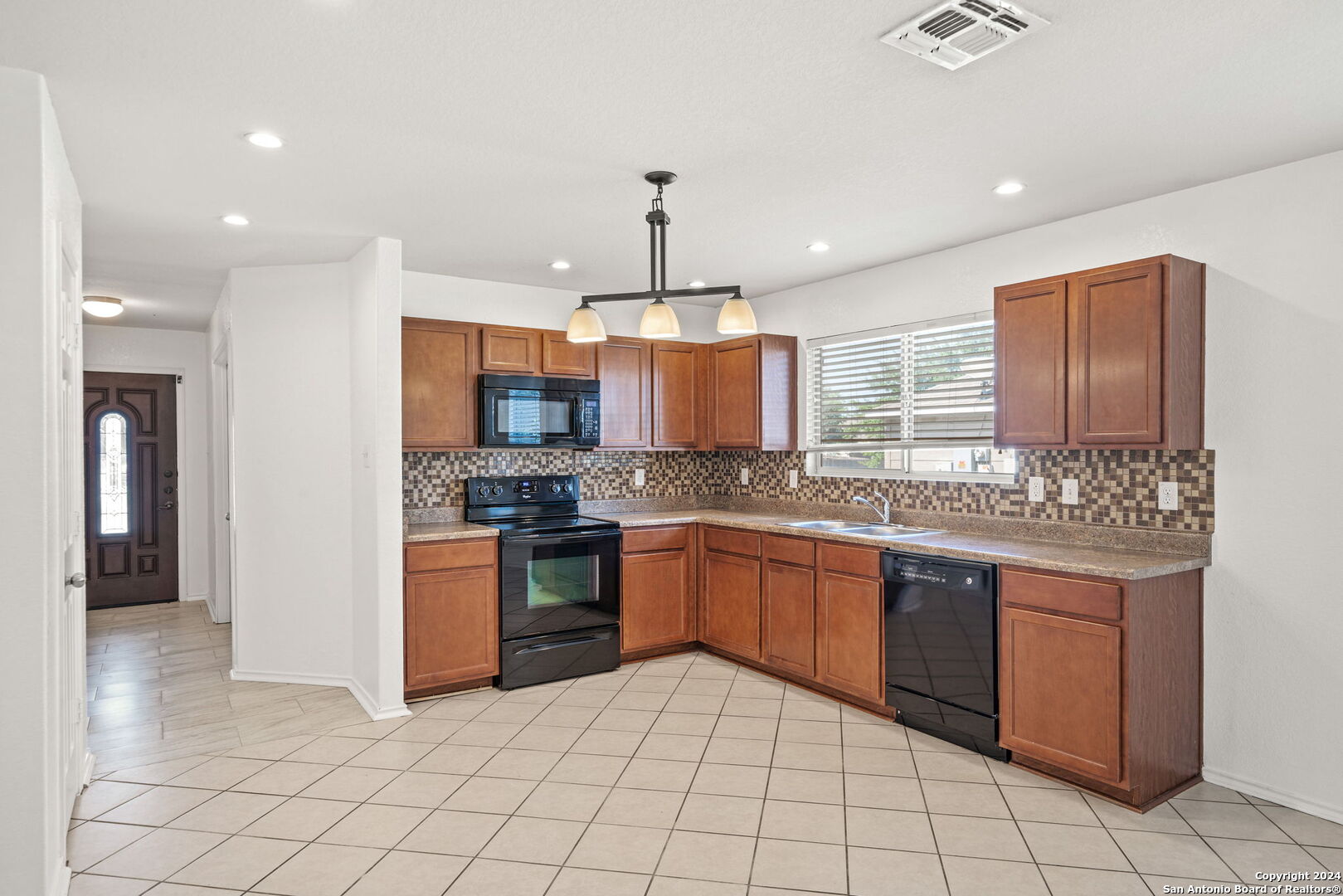 320 Lonestar Gait Schertz TX 78154